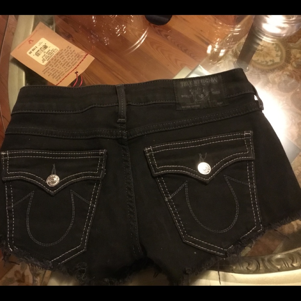 TRUE RELIGION LOW RISE CUTOFF SHORT size 24